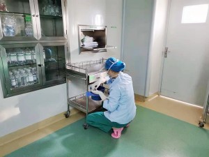 手术室开展卫生死角消除战