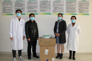 爱心企业向我院医护人员捐赠中药配方颗粒