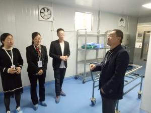 院领导深入临床一线工作，实地走访消毒供应中心
