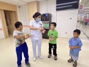 筑牢新生儿与儿童医疗安全防线——儿科病区开展“世界患者安全日”主题宣教活动