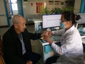 传承中医药国粹,为这位年轻中医师点赞