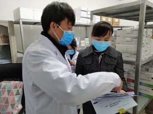县医保局局长杨明到我院督查指导疫情防控工作