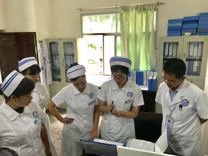 对标督查 以查促改 —护理部深入临床督导三乙创建