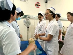 宁南县人民医院举行骨干护士操作技能考试