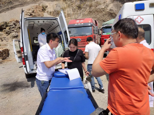他们与时间赛跑，让他与死神擦肩而过